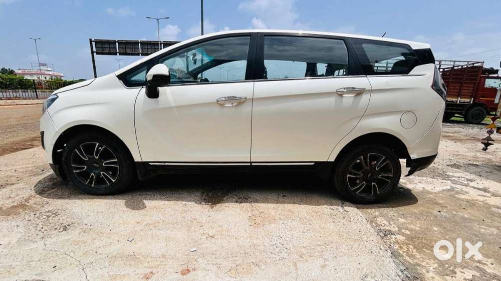 Mahindra Marazzo