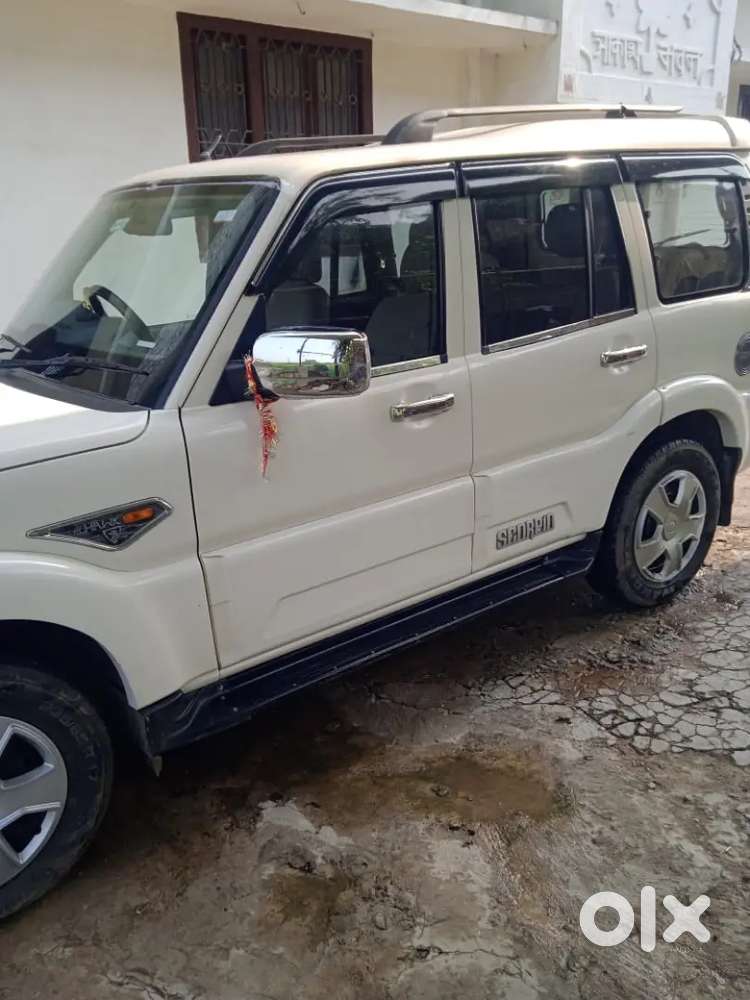 Mahindra Scorpio S6 2015