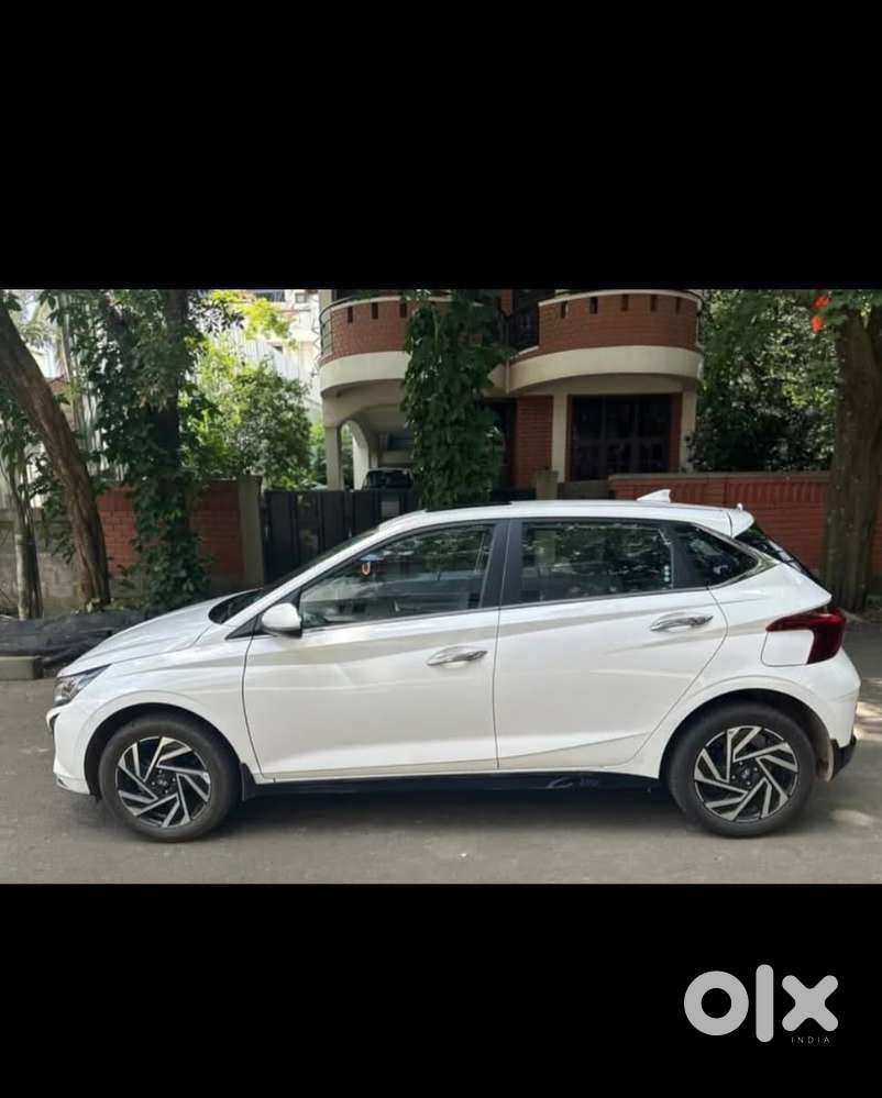 Hyundai New I20 1.2 Asta (o) Ivt, 2024, Petrol