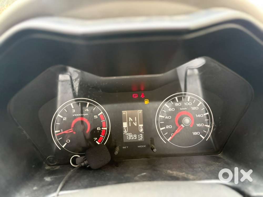 Mahindra Kuv 100 Mahindra-kuv-100-g80-k8, 2018, Petrol