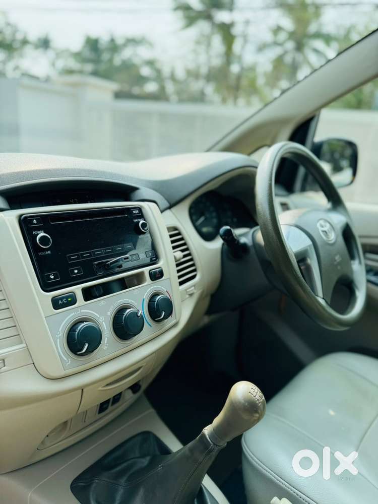 Toyota Innova 2014/2015 Reg  Diesel 75000 Km Driven