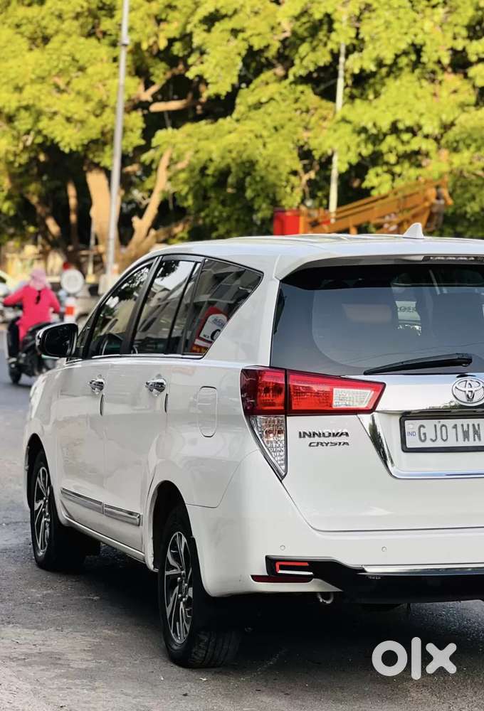 Toyota Innova Crysta [2020-ongoing] 2.4 Vx 8 Str, 2023, Diesel