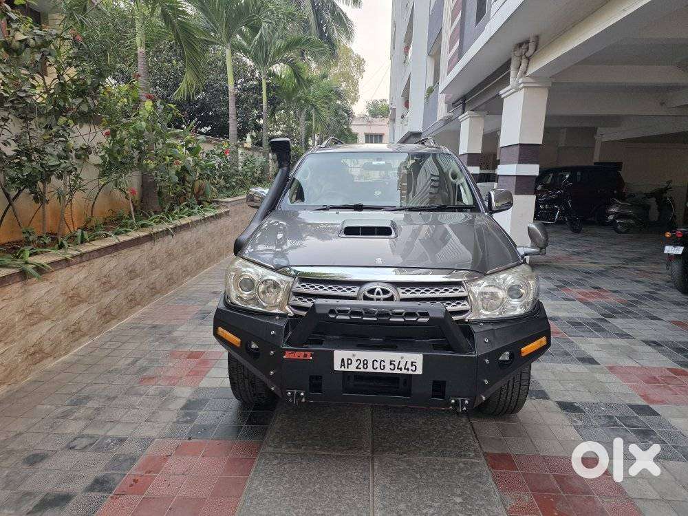 Toyota Fortuner 3.0 4x4 Manual, 2011, Diesel