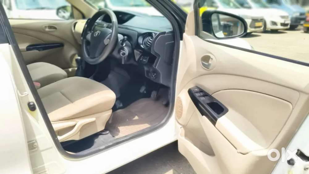 Toyota Etios Liva V Dual Tone, 2018, Petrol