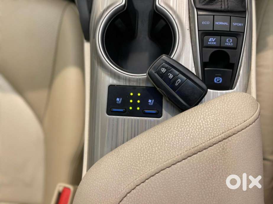 Toyota Camry Hybrid, 2020, Cng & Hybrids