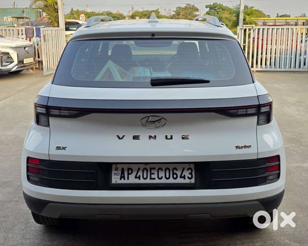 Hyundai Venue 1.0 Sx (o) Turbo Dct, 2024, Petrol