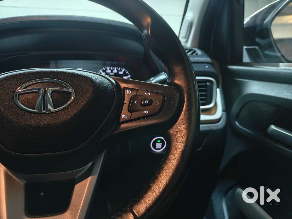 Tata Punch 1.2 Revotron Creative Amt Dual Tone, 2022, Petrol