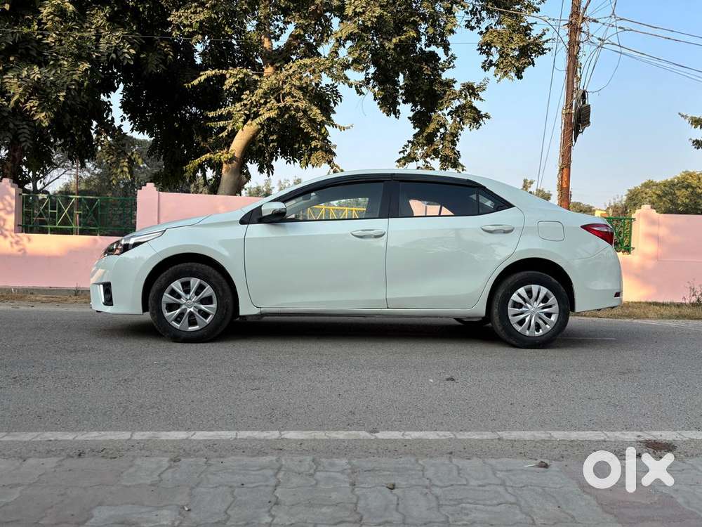 Toyota Corolla Altis 2013-2017 D-4d J, 2017, Diesel