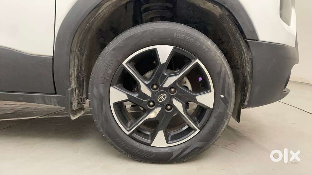 Tata Punch 1.2 Revotron Creative Amt Dual Tone, 2022, Petrol