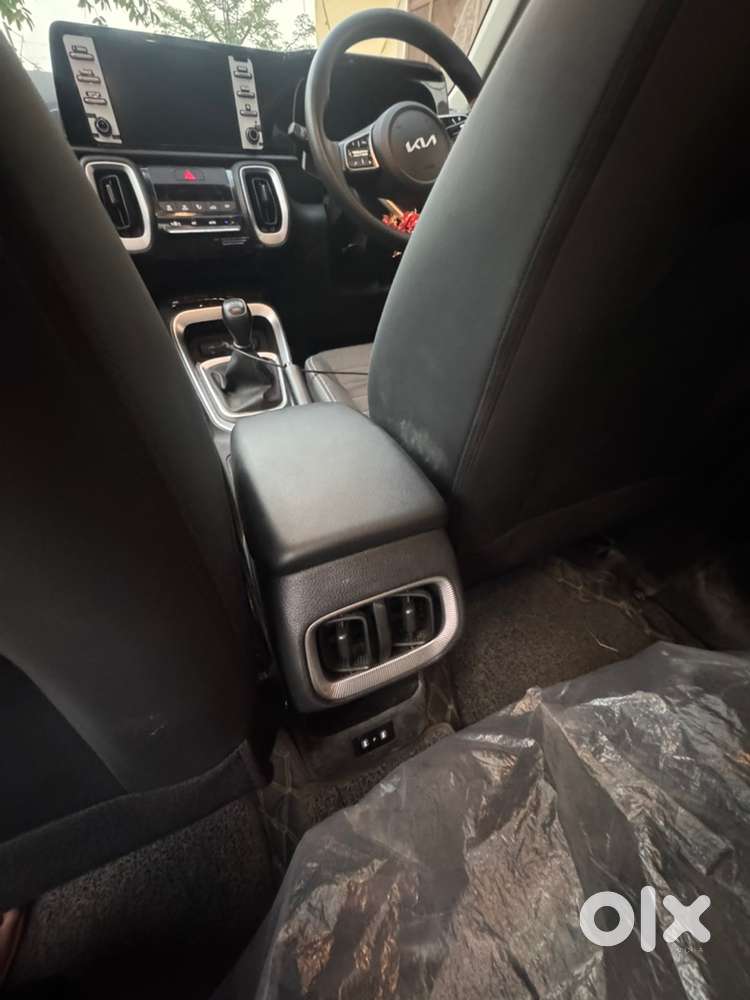 Kia Sonet Petrol Manual 2026
