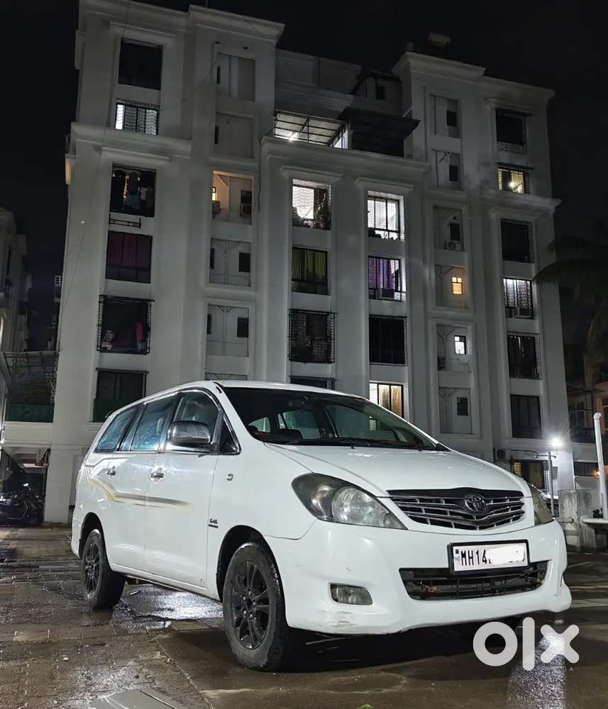 Toyota Innova 2.5v (top Model)