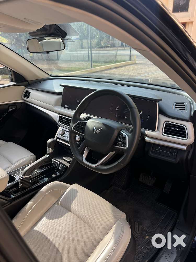 Mahindra Xuv700 2.2 Ax 7 Diesel At Str, 2023, Diesel