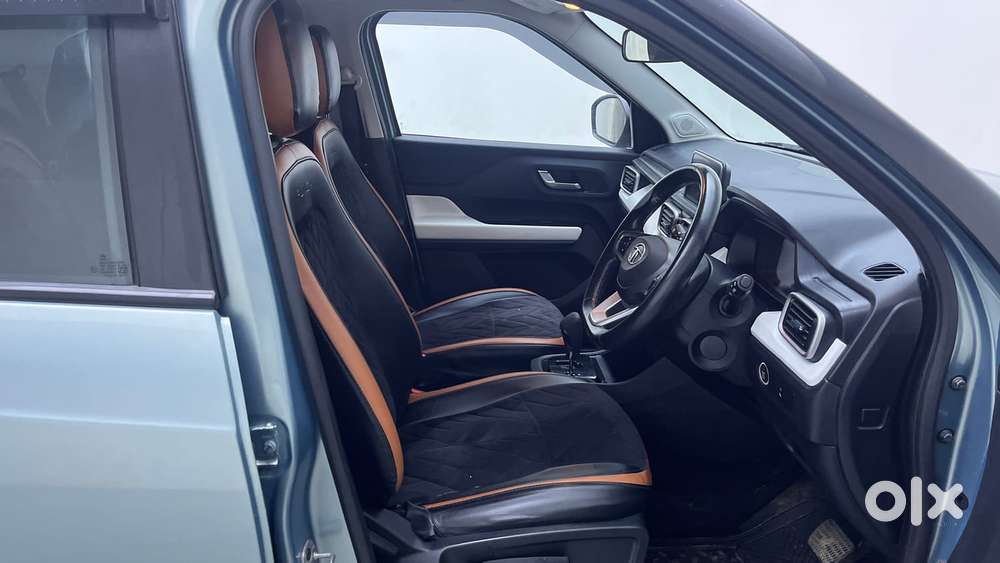 Tata Punch 1.2 Revotron Creative Amt Dual Tone, 2023, Petrol