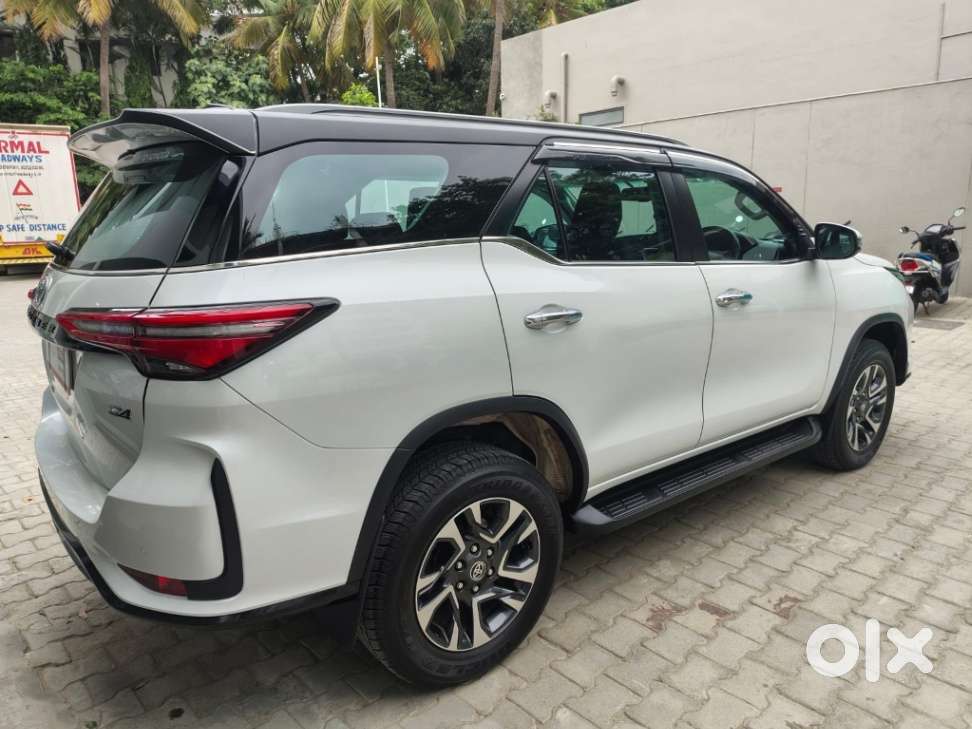 Toyota Fortuner Legender 4x4 At 2.8, 2025