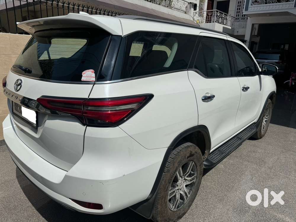 Toyota Fortuner (2021-present) 4x2at Diesel 2021