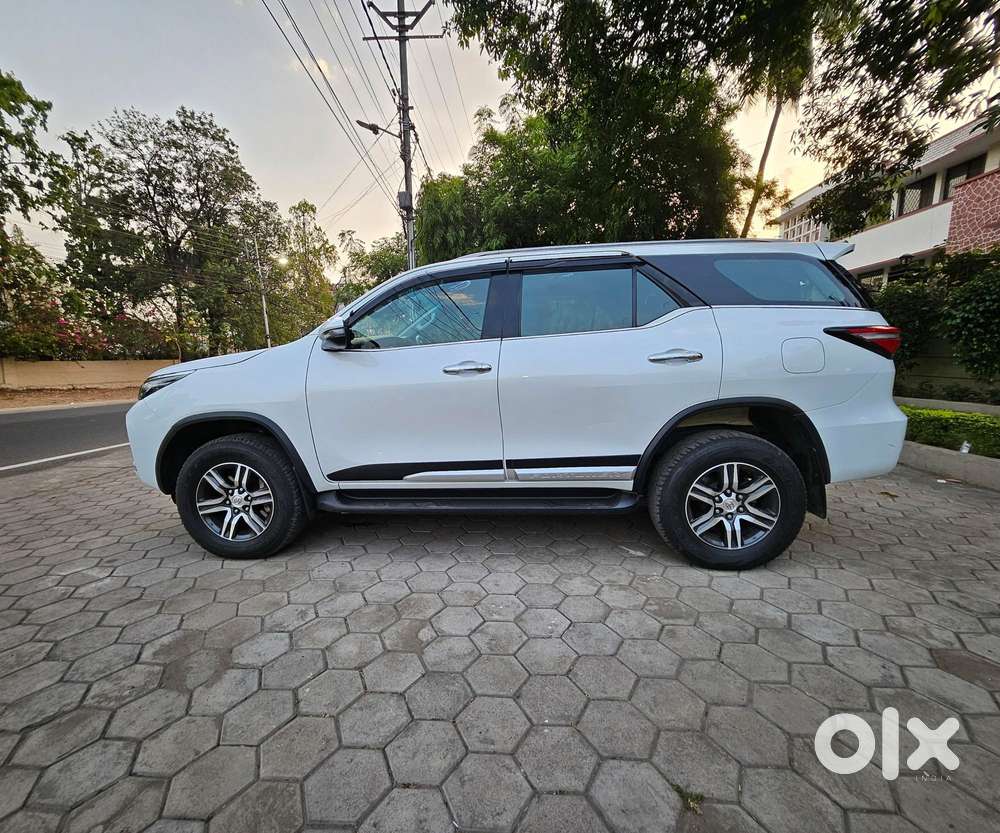 Toyota Fortuner [2021-ongoing] 2.8 2wd Diesel Mt, 2023, Diesel