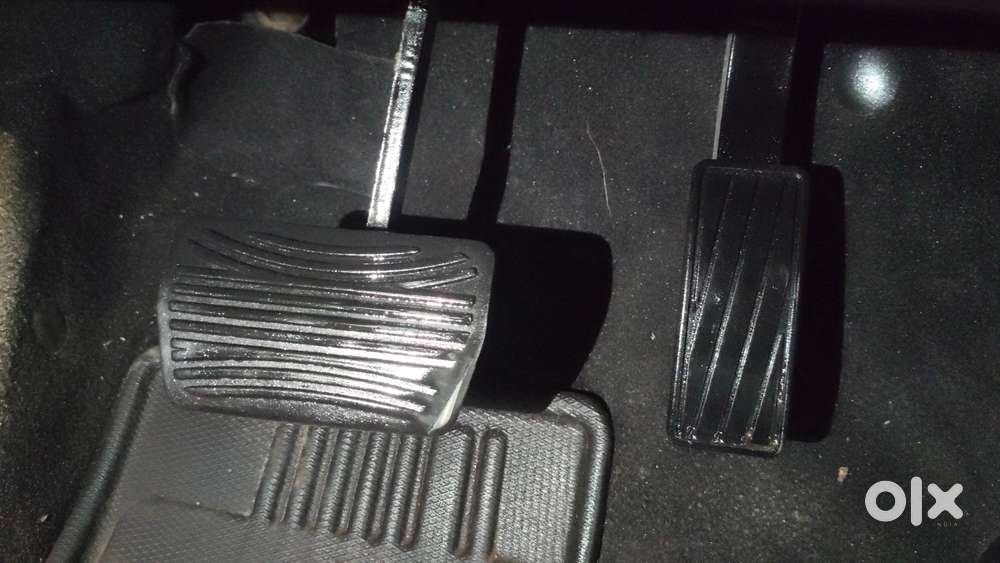 Mahindra Xuv700 2.2 Ax 5 Diesel At Str, 2023, Diesel