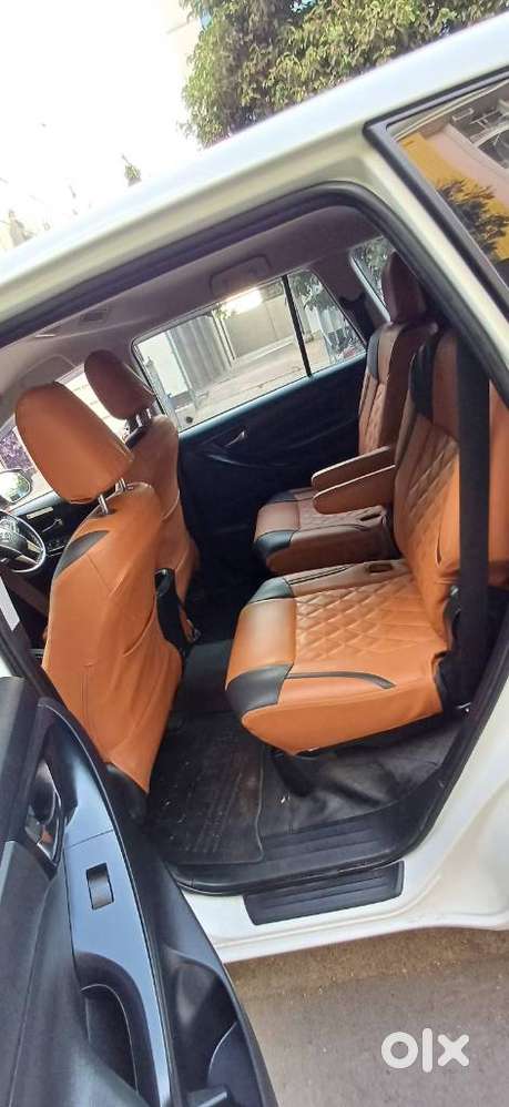 Toyota Innova Crysta 2.4 G Mt, 2023, Diesel