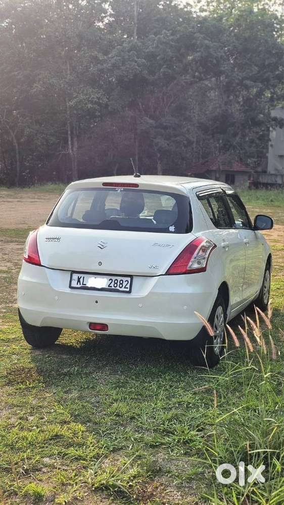 Maruti Suzuki Swift Vxi Optional, 2017, Petrol