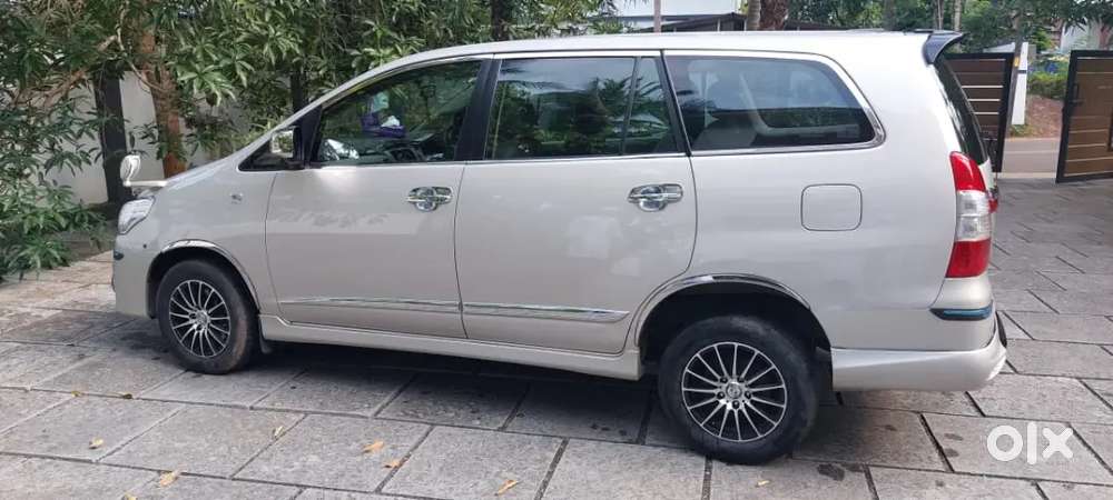 Toyota Innova 2014 Diesel Well Maintained