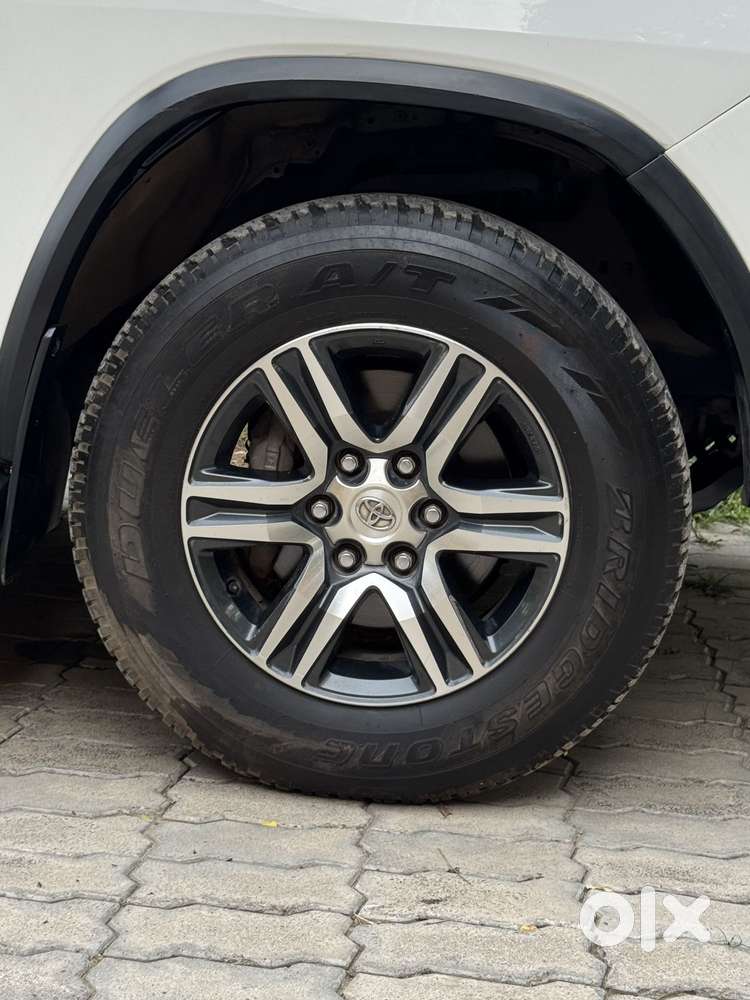 Toyota Fortuner 4x2 At 2.7 Petrol, 2024, Petrol