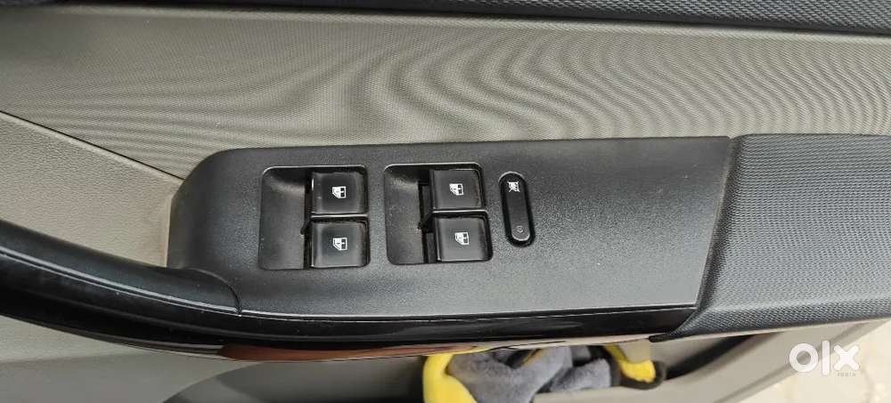Tata Tiago Xt Petrol 2017