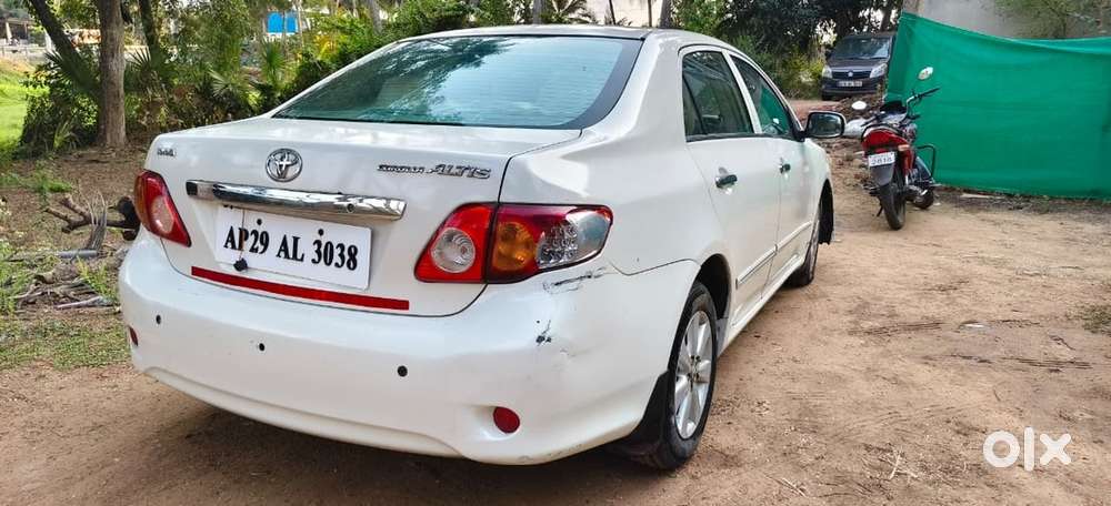 Toyota Corolla Altis 2011 Cng & Hybrids 180000 Km Driven