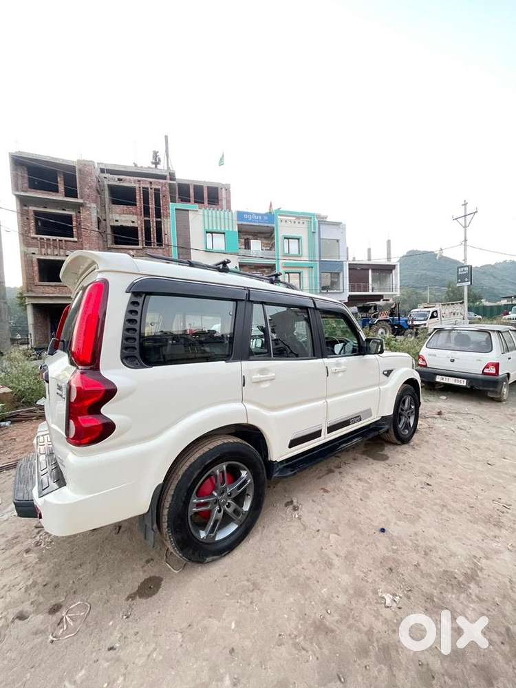 Mahindra Scorpio 2016 Diesel Well Maintained