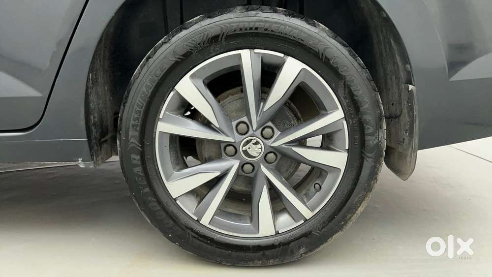 Skoda Slavia Style 1.0l Tsi At, 2022, Petrol