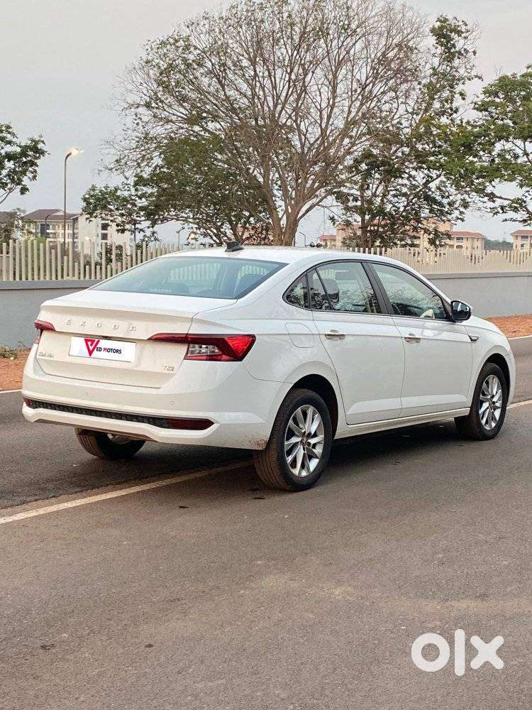 Skoda Slavia, 2023, Petrol