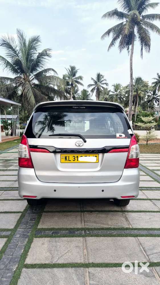 Toyota Innova 2014 Diesel 180000 Km Driven