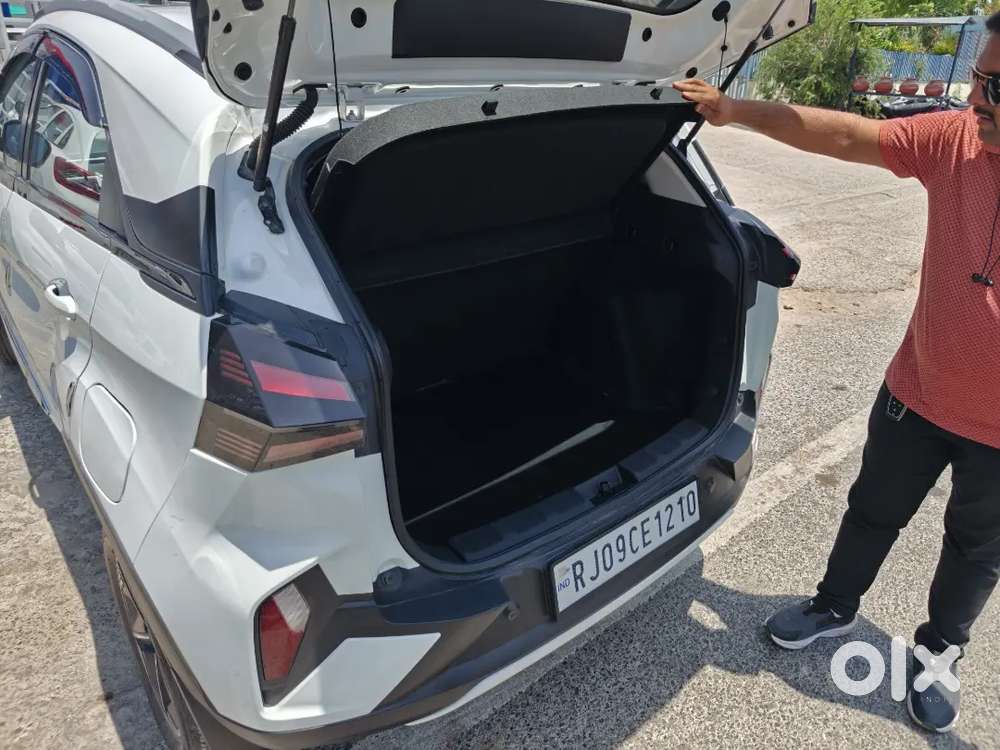 Tata Nexon 2024 Petrol 16200 Km Driven