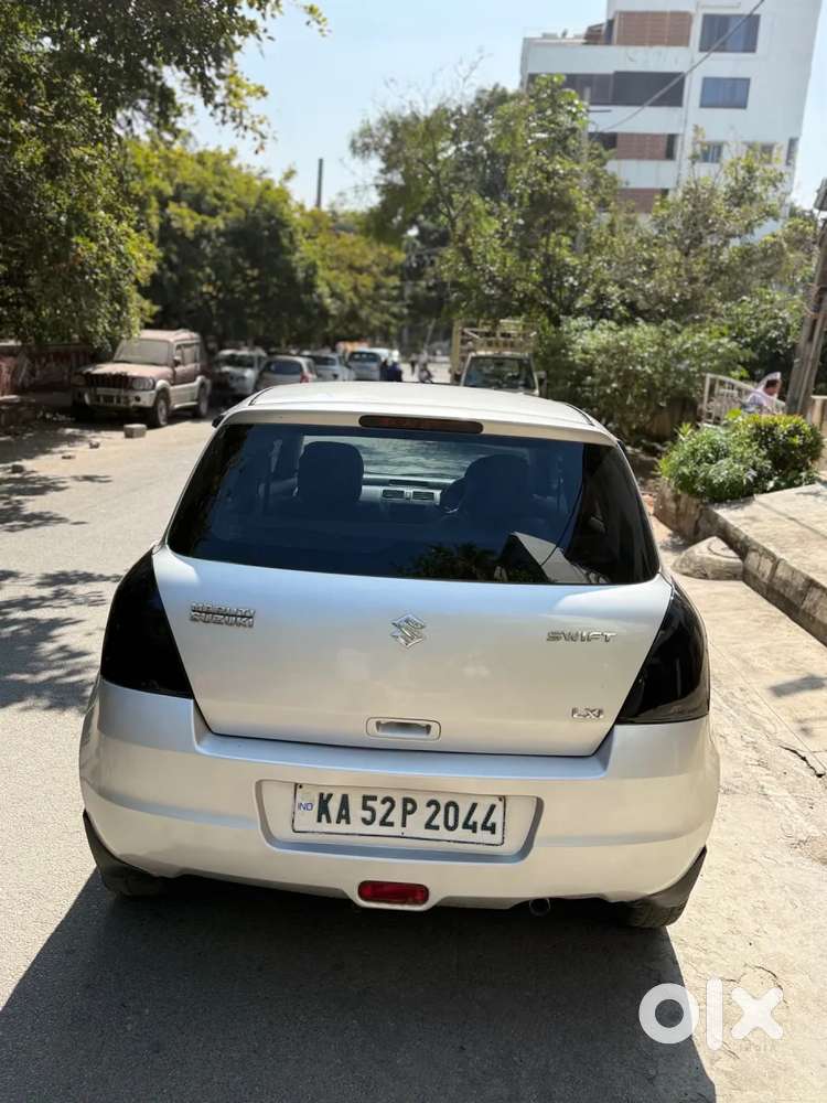 Maruti Suzuki Swift Lxi Bsiv, 2010, Petrol