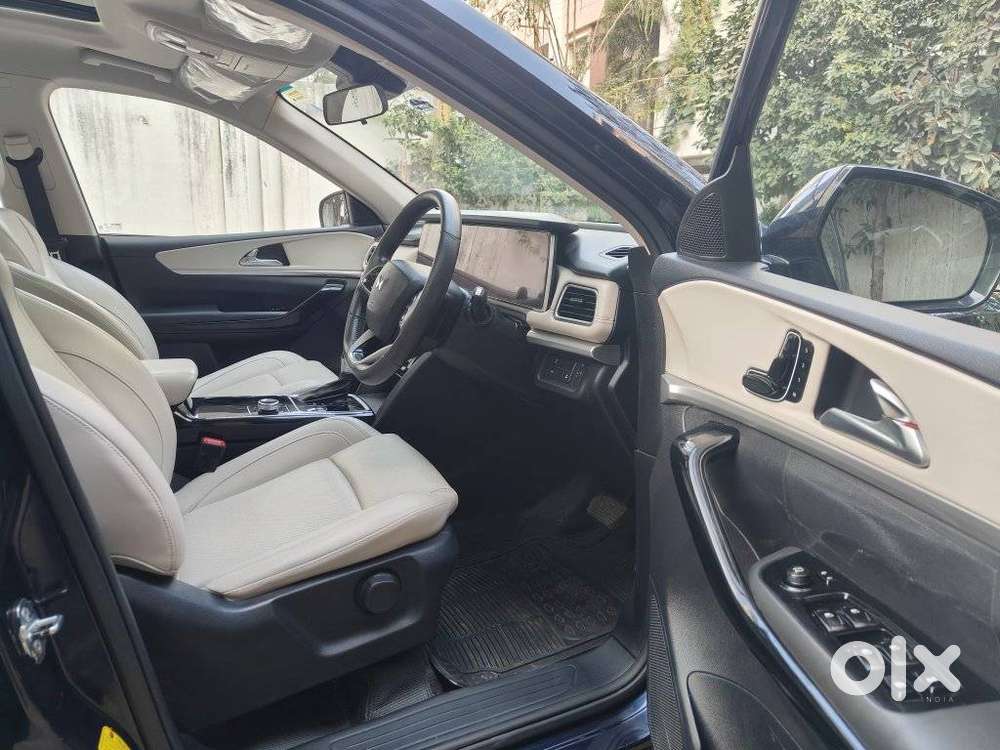 Mahindra Xuv700 2.2 Ax 7 Diesel At Str, 2022, Diesel