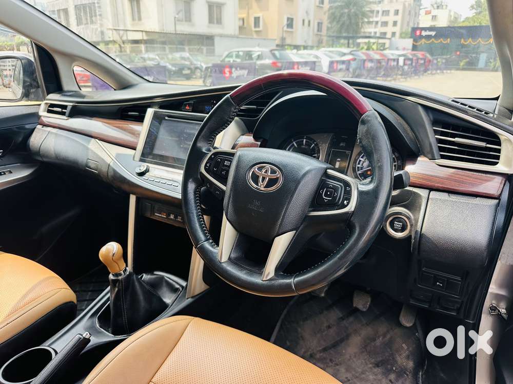 Toyota Innova Crysta 2.4 V 8 Str, 2016, Diesel