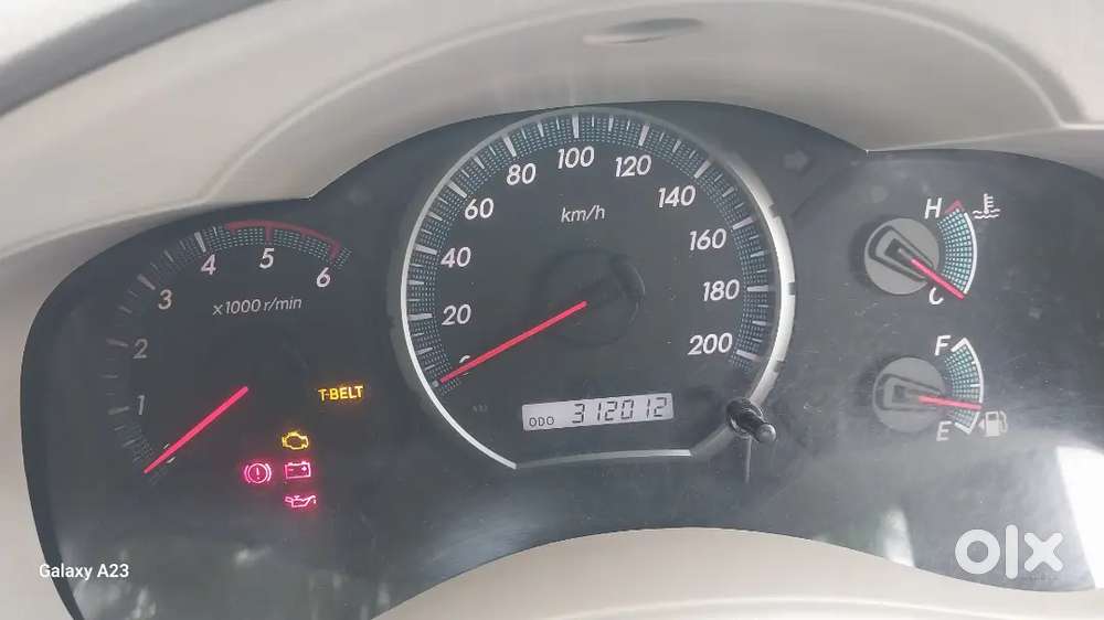 Toyota Innova 2012 Diesel Well Maintained