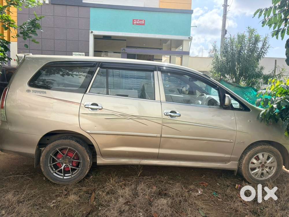 Toyota Innova Diesel 7 2011