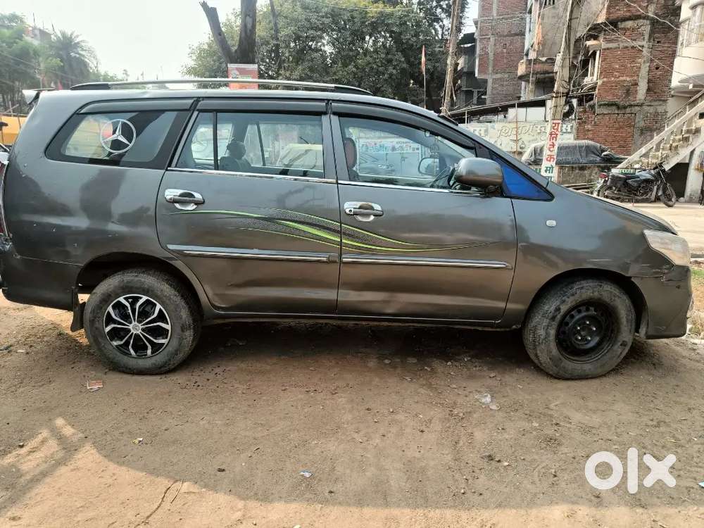 Toyota Innova 2011 Diesel 75000 Km Driven