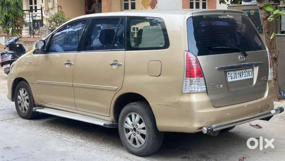 Toyota Innova 2.5 Vx 8 Seater Bs Iv, 2012, Diesel