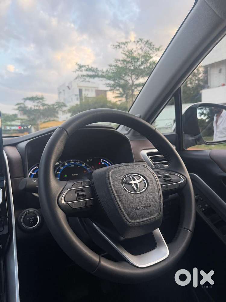 Toyota Innova Hycross 2.0 Zx (o) Hybrid 7 Str, 2026, Petrol