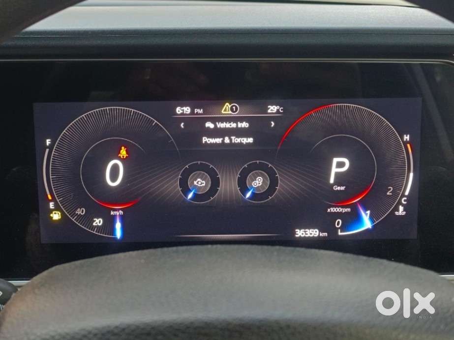 Mahindra Xuv700 2.0 Ax 5 Petrol At Str, 2023, Petrol