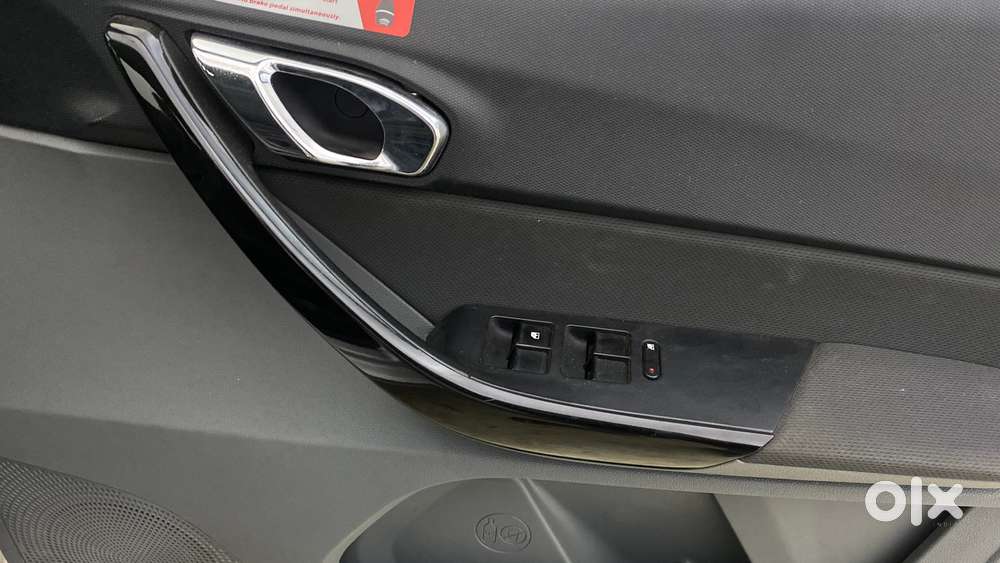 Tata Tigor Xza, 2018, Petrol