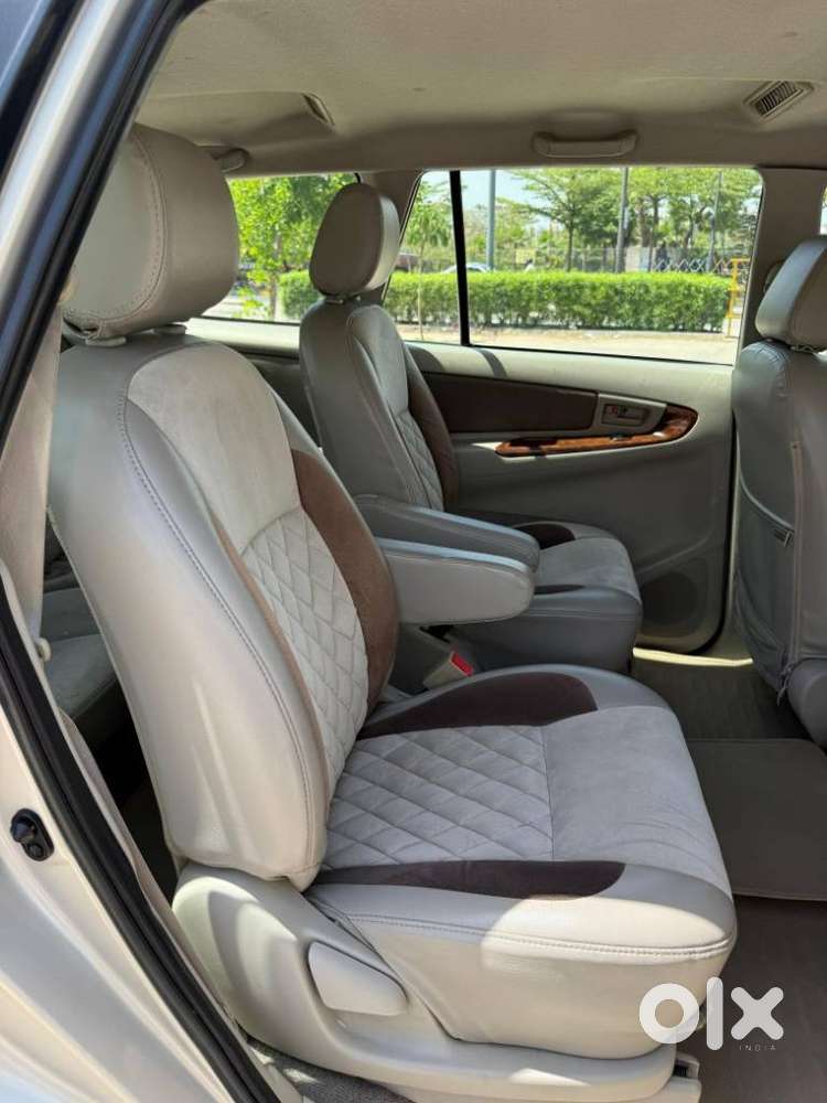 Toyota Innova 2.5 G (diesel) 7 Seater Bs Iv, 2013, Diesel