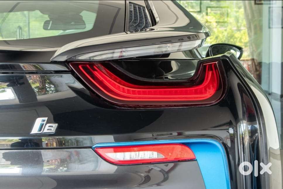 Bmw I8 Plug-in Hybrid  Sophisto Black  Well-maintained