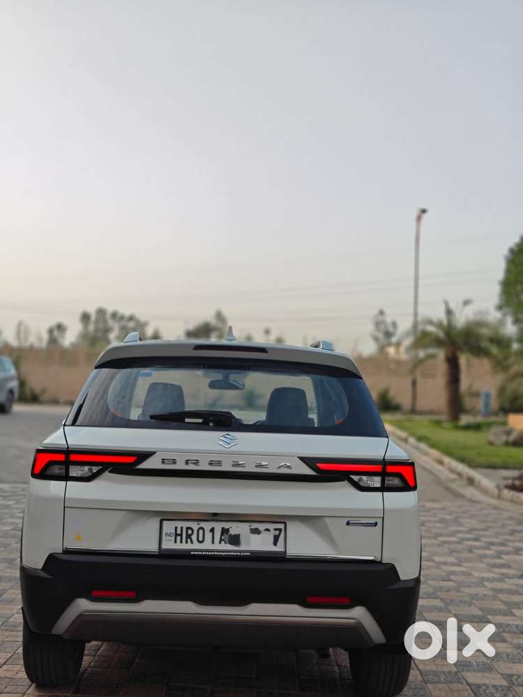 Maruti Suzuki Brezza 1.5 Zxi Plus Smart Hybrid, 2022, Petrol