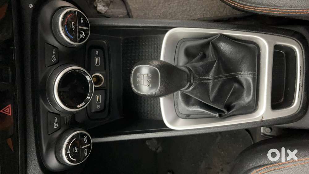 Hyundai Venue 1.2 S Plus, 2022, Petrol