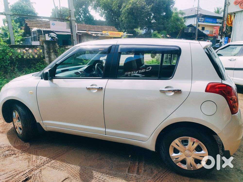 Maruti Suzuki Swift Vxi + Manual, 2010, Petrol
