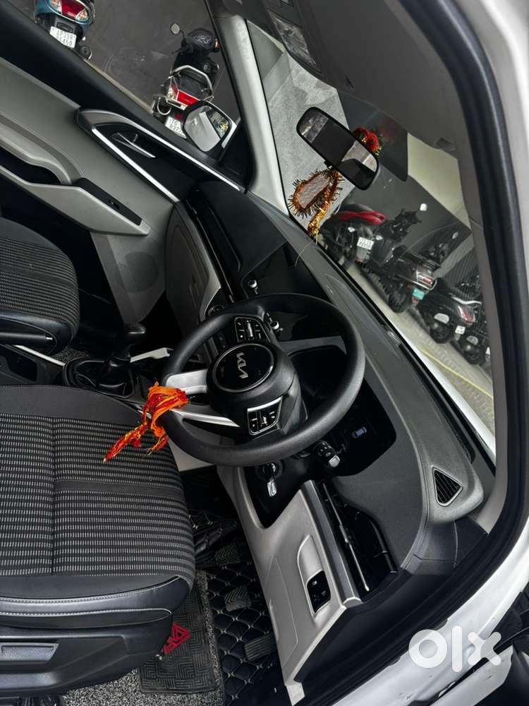 Kia Carens Petrol 2023