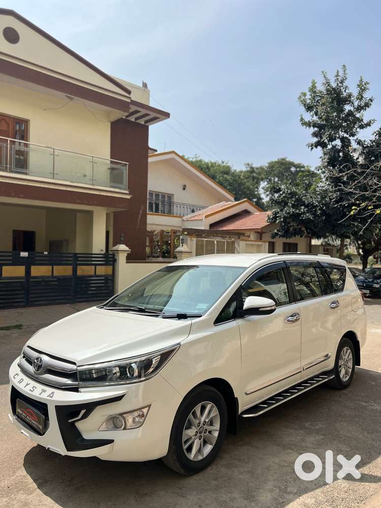 Toyota Innova Crysta 2.4 V 8 Str, 2017, Diesel