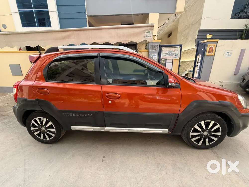 Toyota Etios Cross 2016 Petrol, 100% Showroom Track